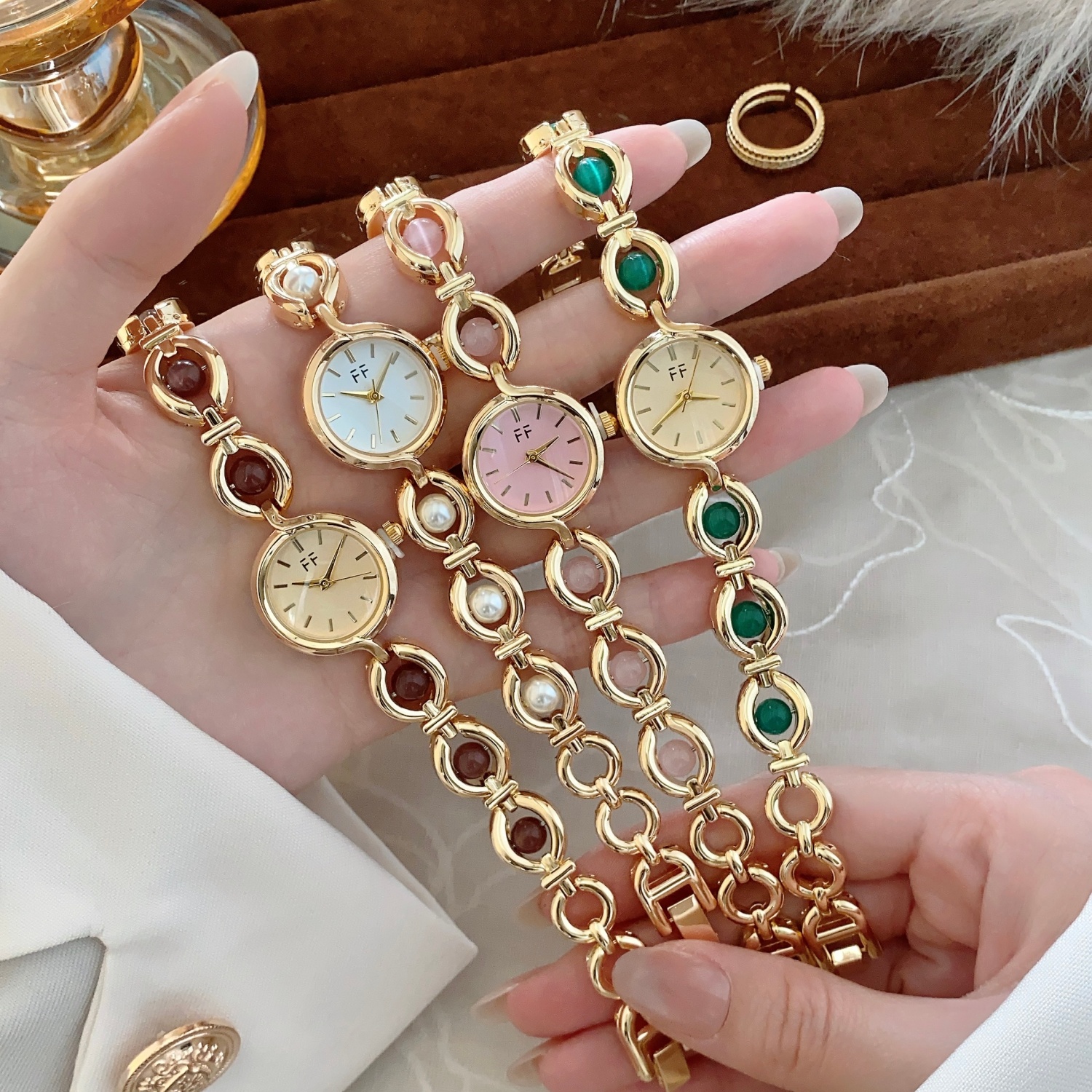Stones Watches & Jewelry In Sweden Ab - Elegant Round Watch for Women With