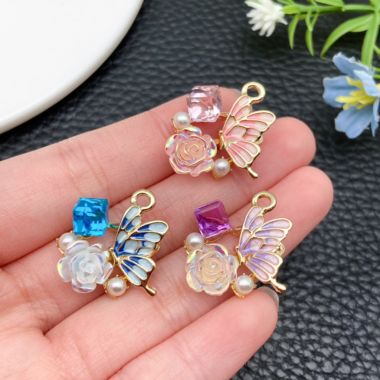 2/6 pcs Small Luxe Style Pearl – Butterfly Pendant Necklace recenzja i cena