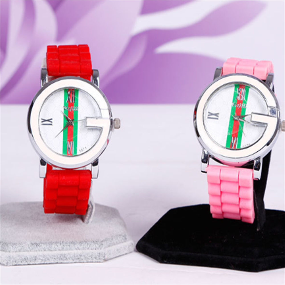 C-Shaped Watch Display Elegant – Jewelry And Watches Exhibition recenzja i cena